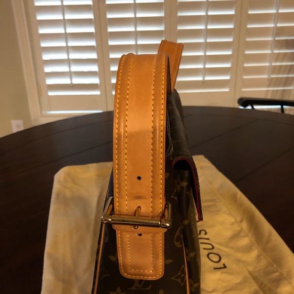 Louis Vuitton Viva Cite GM - Picture 7 of 8